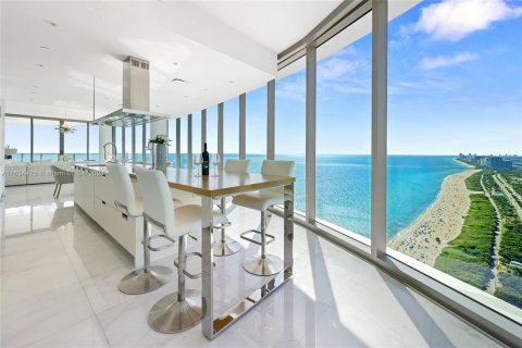 Condo in Sunny Isles Beach, Florida, 4 bedrooms  № 1295085 - photo 14