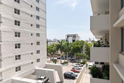 Copropriété à vendre à Miami Beach, Floride: 1 chambre, 77.76 m2 № 1295133 - photo 15