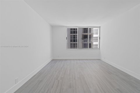 Condominio en venta en Miami Beach, Florida, 1 dormitorio, 77.76 m2 № 1295133 - foto 24