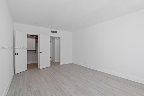 Condominio en venta en Miami Beach, Florida, 1 dormitorio, 77.76 m2 № 1295133 - foto 28