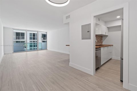 Copropriété à vendre à Miami Beach, Floride: 1 chambre, 77.76 m2 № 1295133 - photo 3