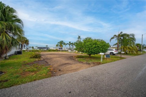 Land in North Port, Florida № 621286 - photo 1