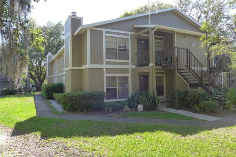 Condo in Tampa, Florida, 2 bedrooms  № 1352935 - photo 1