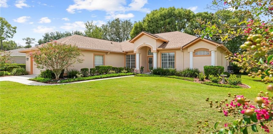 Villa ou maison à Spring Hill, Floride 3 chambres, 203.55 m2 № 1352812