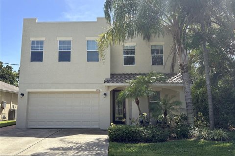 Villa ou maison à louer à Tampa, Floride: 4 chambres, 296.54 m2 № 1352936 - photo 1