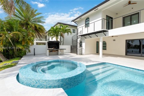 Villa ou maison à vendre à Miami Lakes, Floride: 5 chambres, 348.29 m2 № 1185960 - photo 10