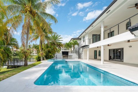 Villa ou maison à vendre à Miami Lakes, Floride: 5 chambres, 348.29 m2 № 1185960 - photo 6