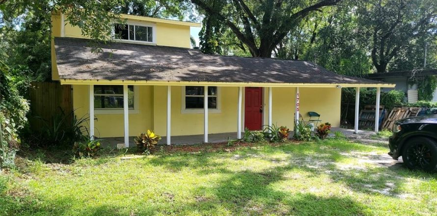 House in Tampa, Florida 3 bedrooms, 131.46 sq.m. № 1361319