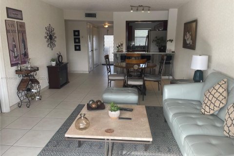 Condominio en venta en Sunrise, Florida, 2 dormitorios, 78.97 m2 № 1332040 - foto 16