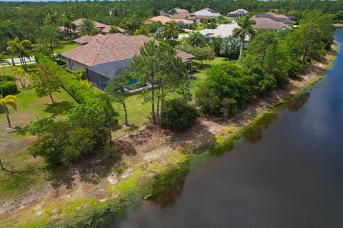 Casa en venta en Palm City, Florida, 4 dormitorios, 422.89 m2 № 1163002 - foto 17