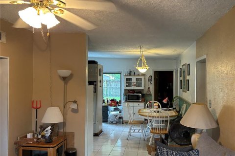 Casa en venta en Orlando, Florida, 4 dormitorios, 149.57 m2 № 1391204 - foto 8