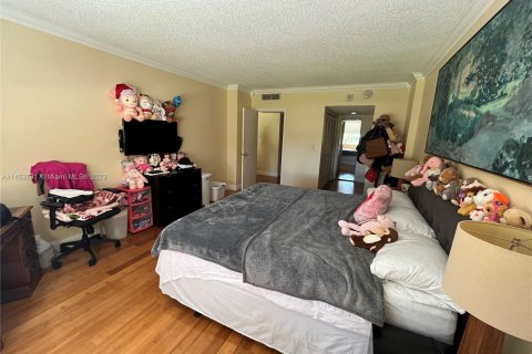 Condo in Miami, Florida, 2 bedrooms  № 725886 - photo 12