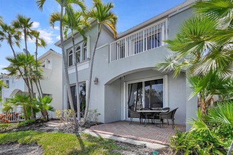 Villa ou maison à vendre à Aventura, Floride: 3 chambres, 215.07 m2 № 670123 - photo 6