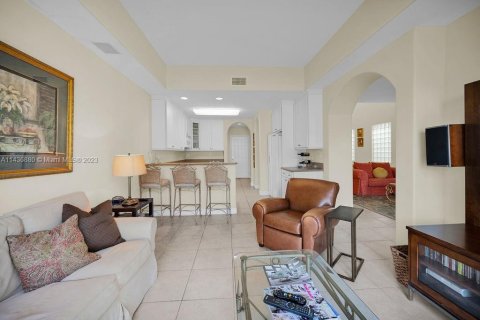 Villa ou maison à vendre à Aventura, Floride: 3 chambres, 215.07 m2 № 670123 - photo 28