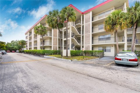 Condo in Lauderdale Lakes, Florida, 1 bedroom  № 1231445 - photo 21