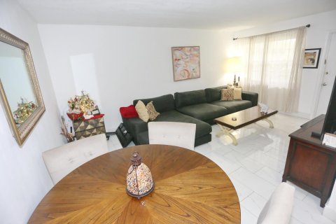 Condominio en venta en Hollywood, Florida, 1 dormitorio, 57.6 m2 № 890452 - foto 21