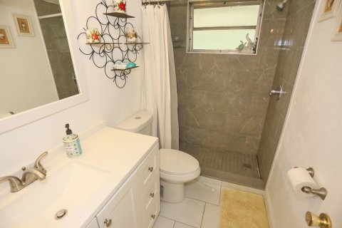 Condo in Hollywood, Florida, 1 bedroom  № 890452 - photo 22