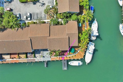Touwnhouse à vendre à North Miami Beach, Floride: 3 chambres, 147.71 m2 № 1103820 - photo 3