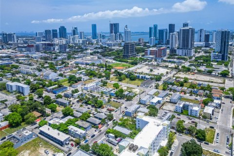 Propiedad comercial en venta en Miami, Florida № 1178720 - foto 6