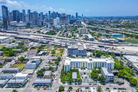 Immobilier commercial à vendre à Miami, Floride № 1178720 - photo 2