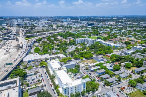 Propiedad comercial en venta en Miami, Florida № 1178720 - foto 8