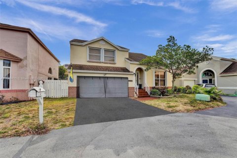 Villa ou maison à vendre à Davie, Floride: 4 chambres, 176.05 m2 № 1178721 - photo 1