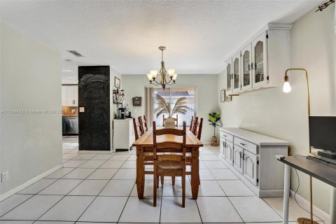 Villa ou maison à vendre à Davie, Floride: 4 chambres, 176.05 m2 № 1178721 - photo 11