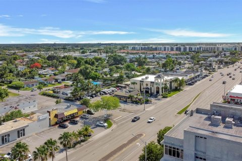 Propiedad comercial en venta en South Miami, Florida № 1332972 - foto 21