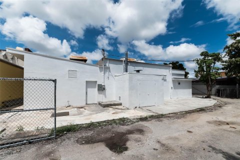 Propiedad comercial en venta en South Miami, Florida № 1332972 - foto 17