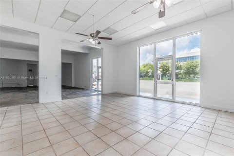 Immobilier commercial à vendre à South Miami, Floride № 1332972 - photo 4