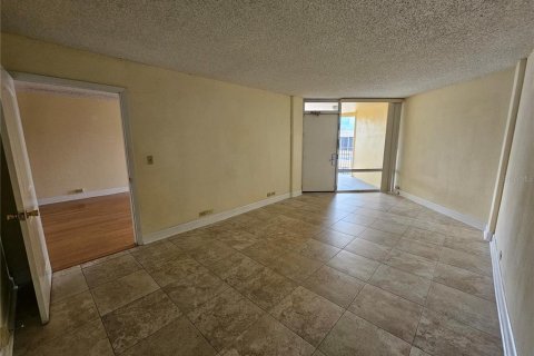 Condo in Orlando, Florida, 2 bedrooms  № 1343637 - photo 20