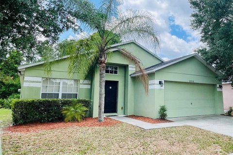 House in Davenport, Florida 5 bedrooms, 156.08 sq.m. № 1197593 - photo 1