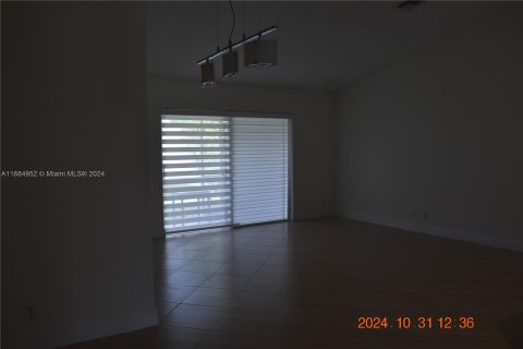 Villa ou maison à vendre à Weston, Floride: 3 chambres, 120.03 m2 № 1423173 - photo 3