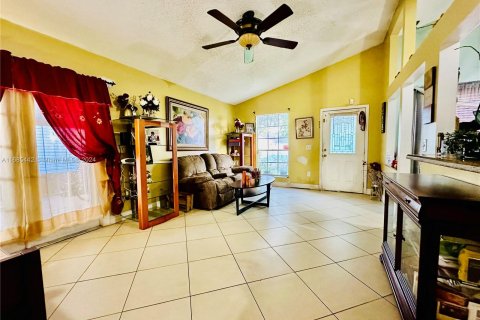 Villa ou maison à vendre à Pembroke Pines, Floride: 3 chambres, 102.47 m2 № 1423017 - photo 4