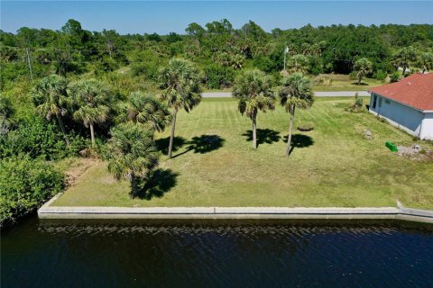 Terreno en venta en Port Charlotte, Florida № 1122495 - foto 1