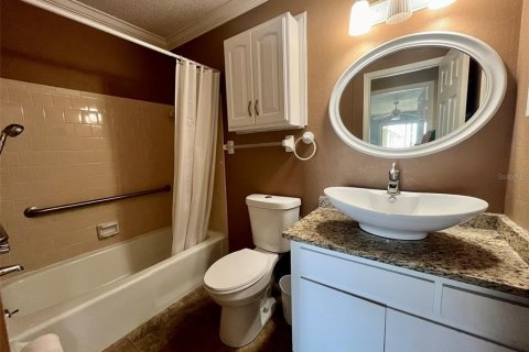 Condo in Bradenton, Florida, 1 bedroom  № 1354839 - photo 17