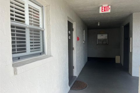 Condominio en venta en Bradenton, Florida, 1 dormitorio, 71.35 m2 № 1354839 - foto 2