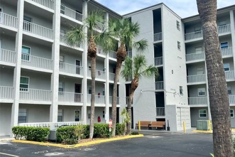 Condominio en venta en Bradenton, Florida, 1 dormitorio, 71.35 m2 № 1354839 - foto 1