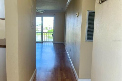 Condominio en venta en Bradenton, Florida, 1 dormitorio, 71.35 m2 № 1354839 - foto 5