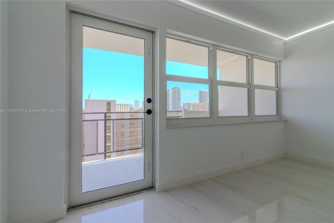 Copropriété à vendre à Hallandale Beach, Floride: 2 chambres, 116.13 m2 № 1272631 - photo 8