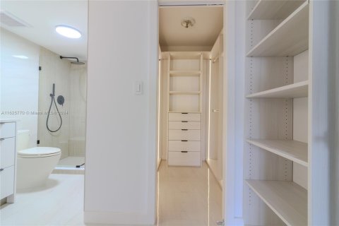 Copropriété à vendre à Hallandale Beach, Floride: 2 chambres, 116.13 m2 № 1272631 - photo 10