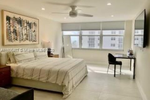 Condominio en alquiler en Hollywood, Florida, 2 dormitorios, 173.54 m2 № 923169 - foto 10