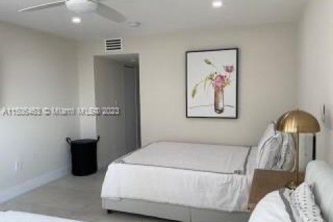 Condominio en alquiler en Hollywood, Florida, 2 dormitorios, 173.54 m2 № 923169 - foto 7