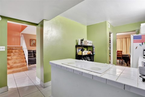 Touwnhouse à vendre à Plantation, Floride: 4 chambres, 201.6 m2 № 883124 - photo 12