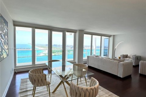 Condominio en venta en Fort Lauderdale, Florida, 2 dormitorios, 174.66 m2 № 1171700 - foto 10