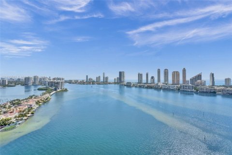 Condo in Aventura, Florida, 3 bedrooms  № 1294958 - photo 1