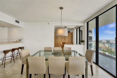 Condominio en venta en Aventura, Florida, 3 dormitorios, 199.74 m2 № 1294958 - foto 19