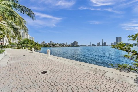 Condominio en venta en Aventura, Florida, 3 dormitorios, 199.74 m2 № 1294958 - foto 10