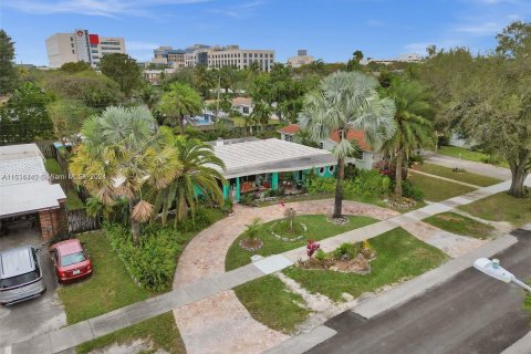 Casa en venta en Hollywood, Florida, 5 dormitorios, 186.18 m2 № 1294899 - foto 3