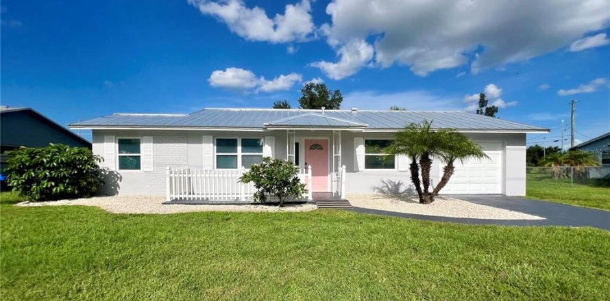 Villa ou maison à Punta Gorda, Floride 3 chambres, 98.29 m2 № 1277381